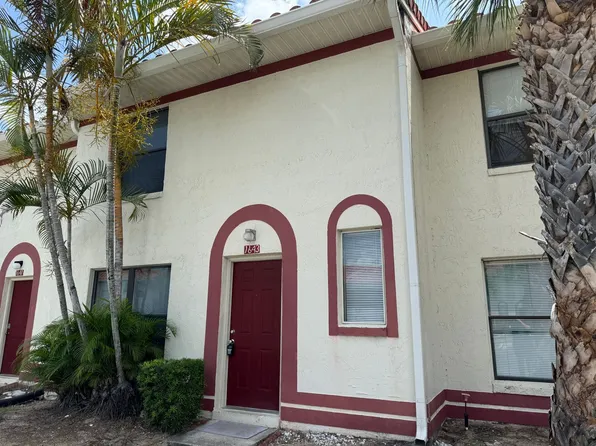 1643 Sandy Point Sq #72, Orlando, FL 32807