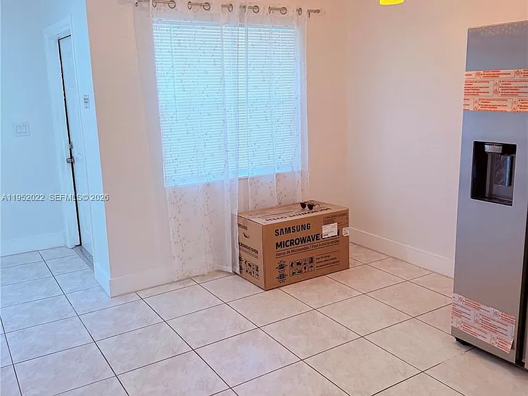 824 SW 12th Ct #826 — Photo 18