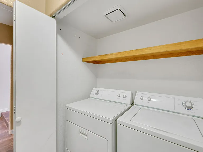 815 Stillwater Ln — Photo 10