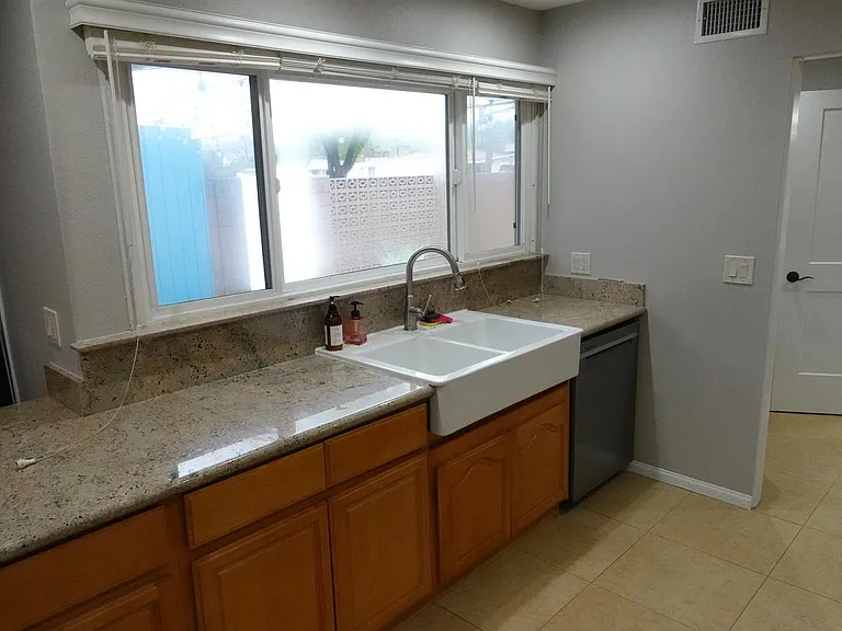 1006 Maertin Ln — Photo 9