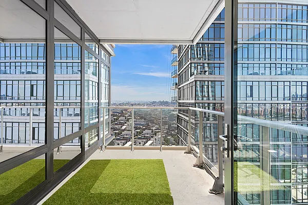 Rented by Compass | media 14