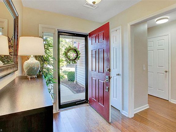 2nd image of 3795 Vanhoe Ln