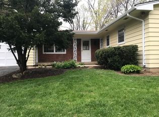 37W242 Dean St, St Charles, IL 60175