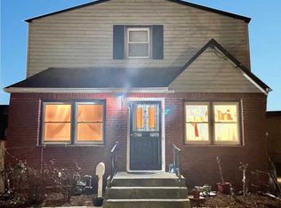 32 Peters Ave, Hempstead, NY 11550