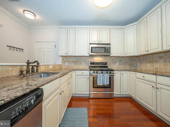 300 W Elm St Suite 2204, Conshohocken, PA 19428
