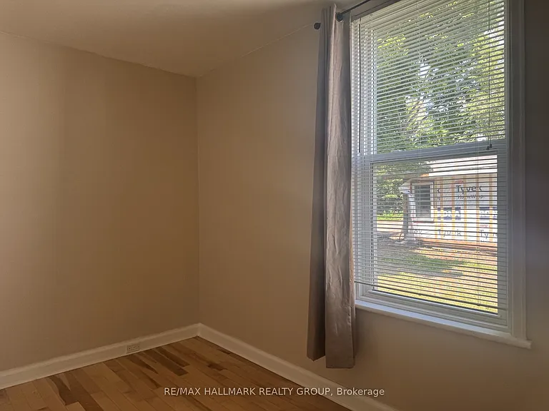 20 Russell St W #3 — Photo 20