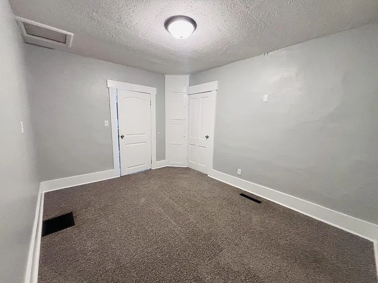 272 S Pearl St — Photo 8