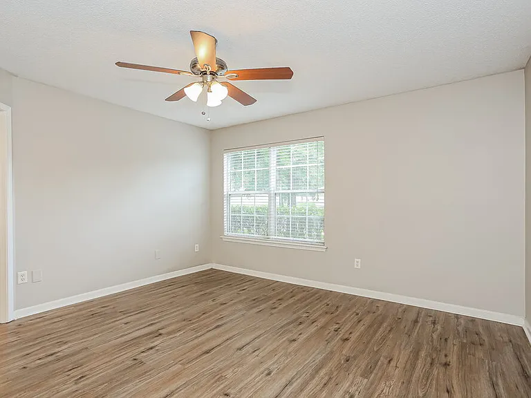 10946 Lauren Oak Ln S — Photo 10