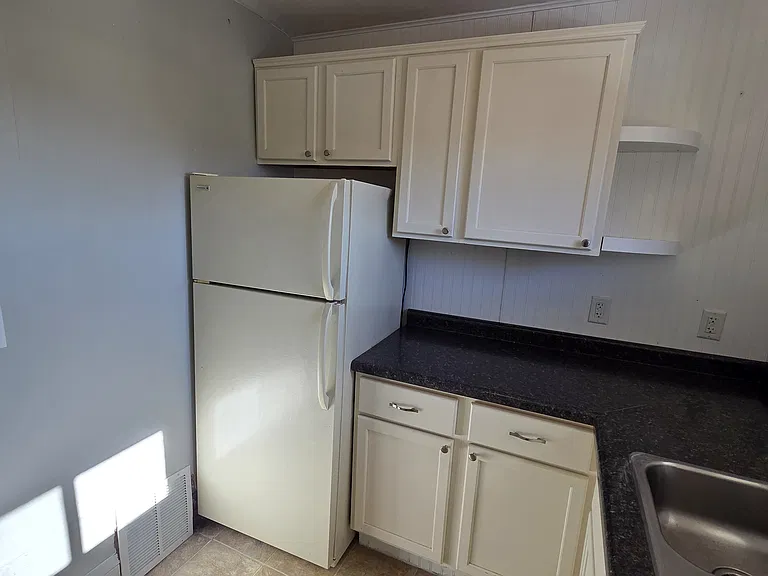 817 2nd Ave #2 — Photo 3