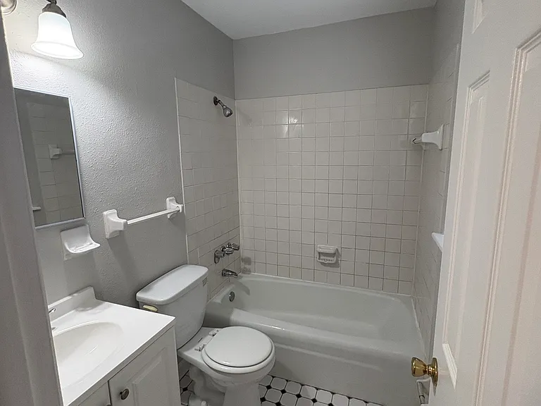 Tara House West Apartments — Photo 10