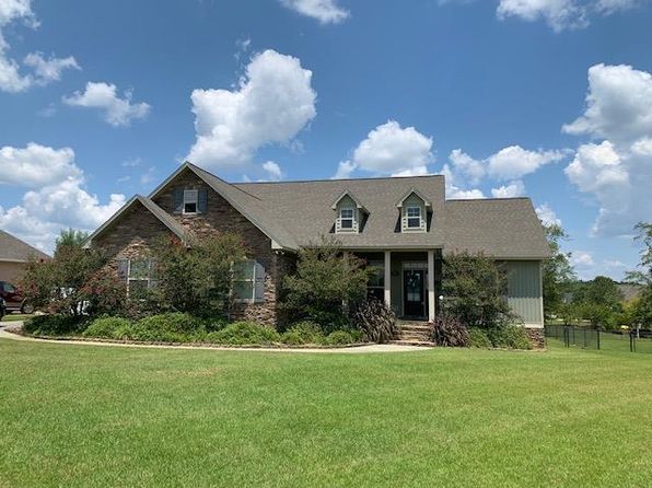 45 Surrey Cir