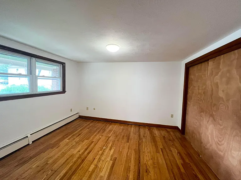 756 Burnside Ave — Photo 6