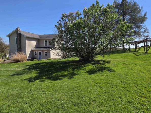 67 Railroad St, Masontown, WV 26542