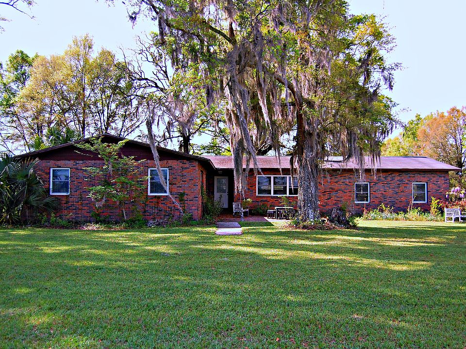 4 Bedroom 3 Bath 2700+ sqft