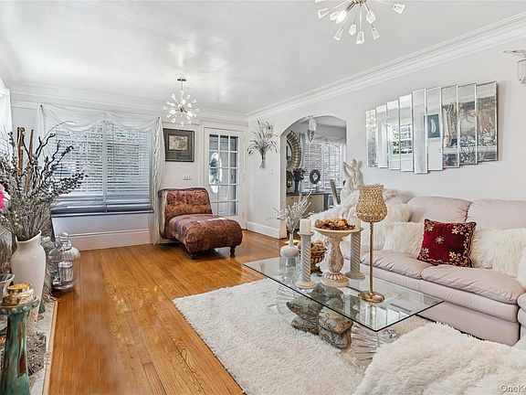 2nd image of 122 Hamilton Road