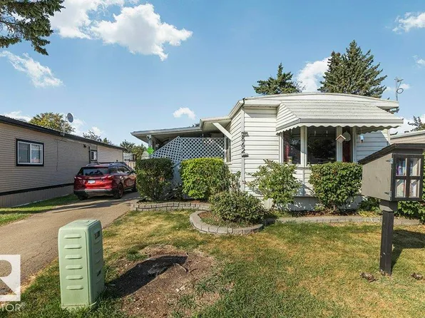 862 W Coast Bay, Edmonton, AB T5S 1T6