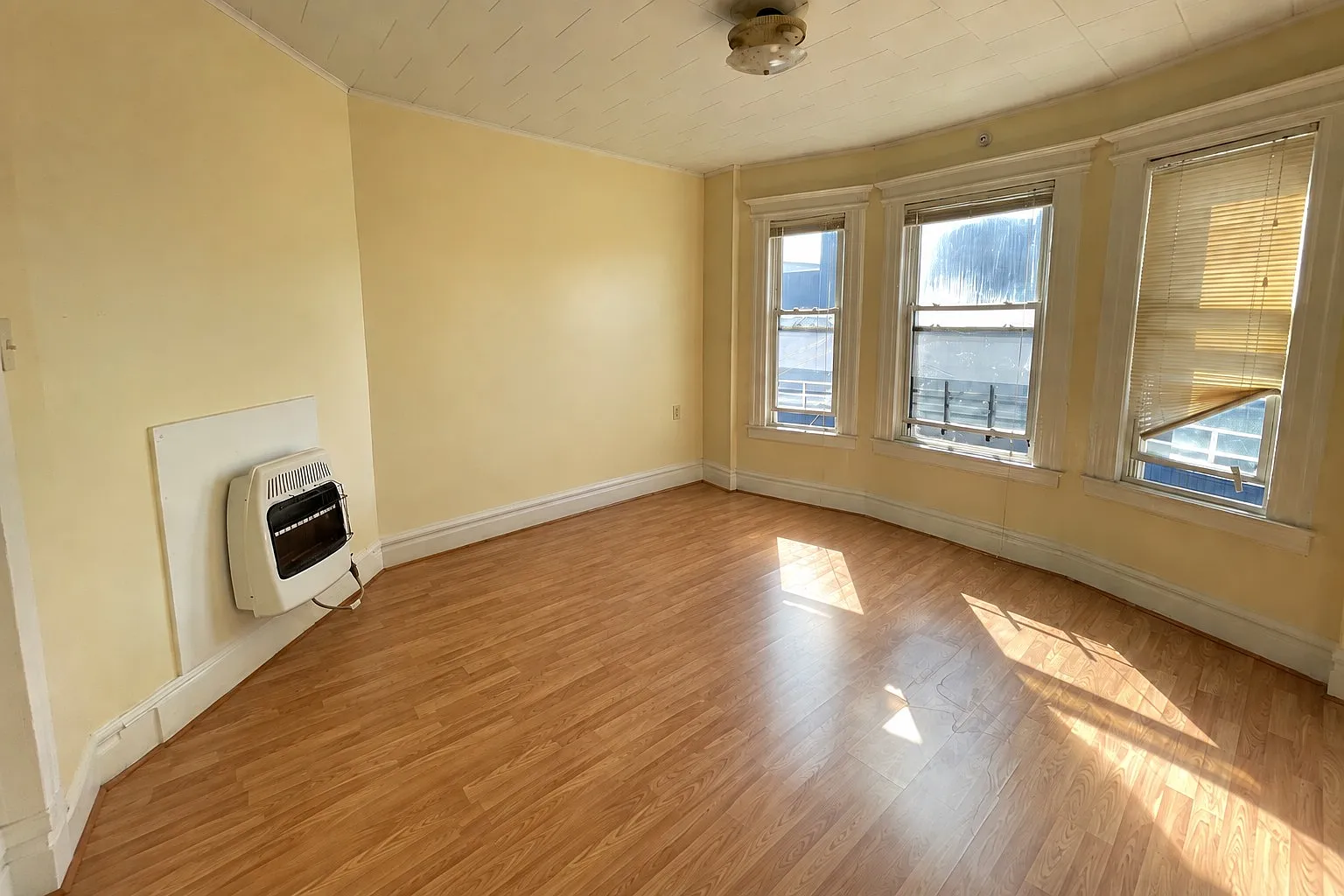 3 bed, $1,750 — Photo 3