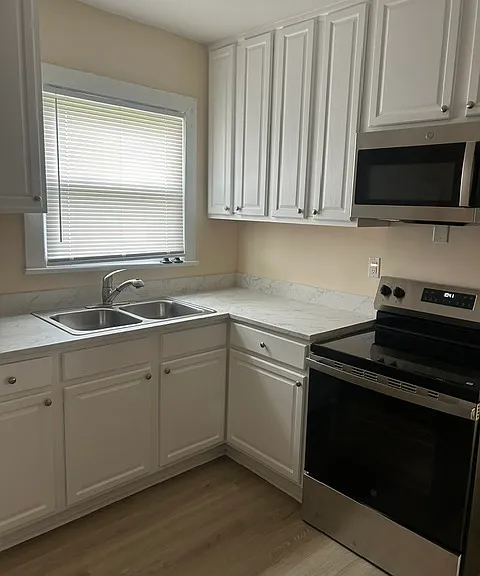 209 Wallace Ln #A — Photo 2