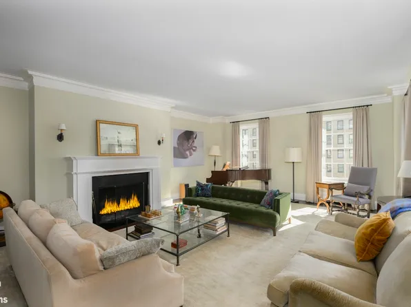 1220 Park Avenue image 1 of 16