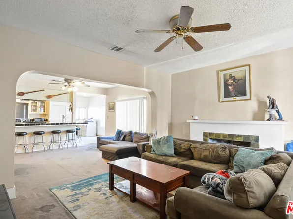 1345 W 54th St, Los Angeles, CA 90037