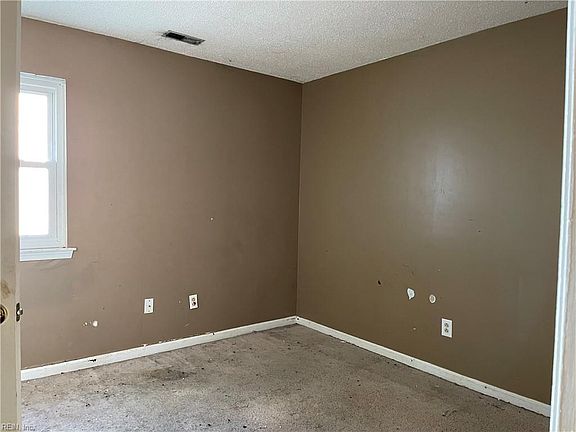 5th image of 4109 Zodiac Ln