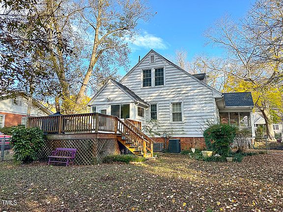 3rd image of 225 Brehon St