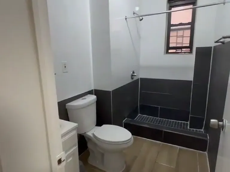 2480 Elm Pl #1E — Photo 10