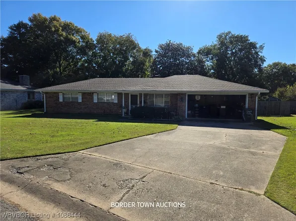 1706 E Edmondson Dr, Sallisaw, OK 74955