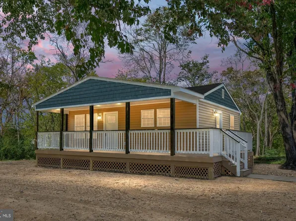 611 White Oak Rd, Fredericksburg, VA 22405