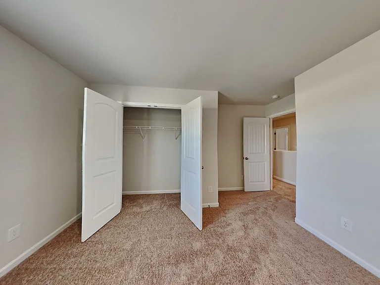 279 Royal Meadow Dr — Photo 18