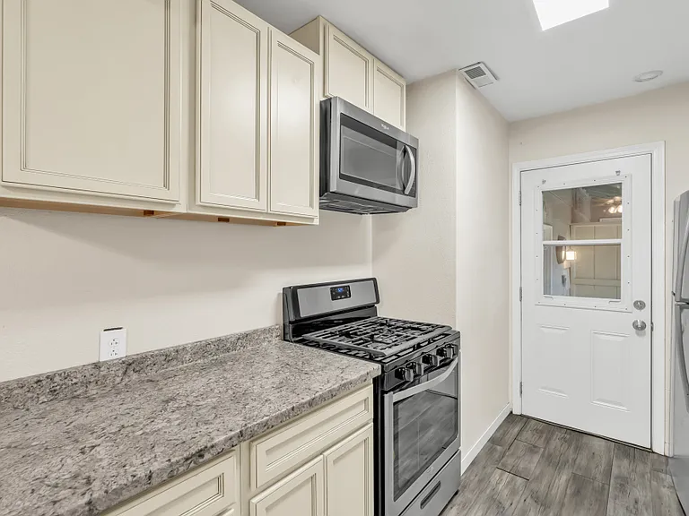 2551 Cumberland Rd — Photo 8