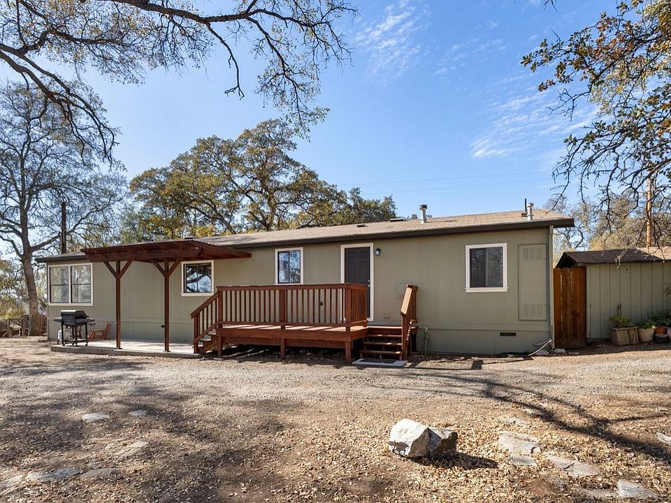 1st image of 13944 Lake Dr