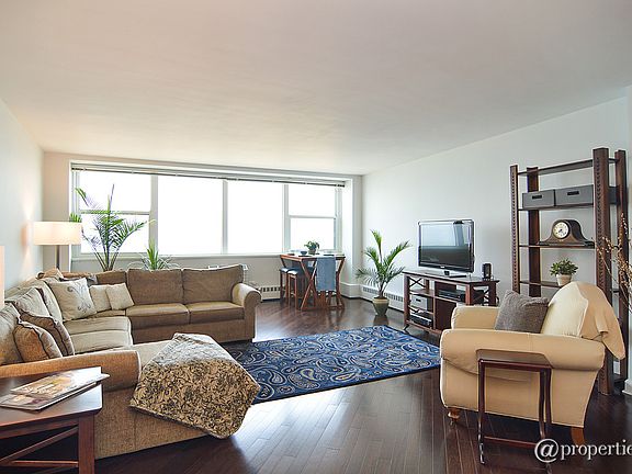 Living Room / Dining Room