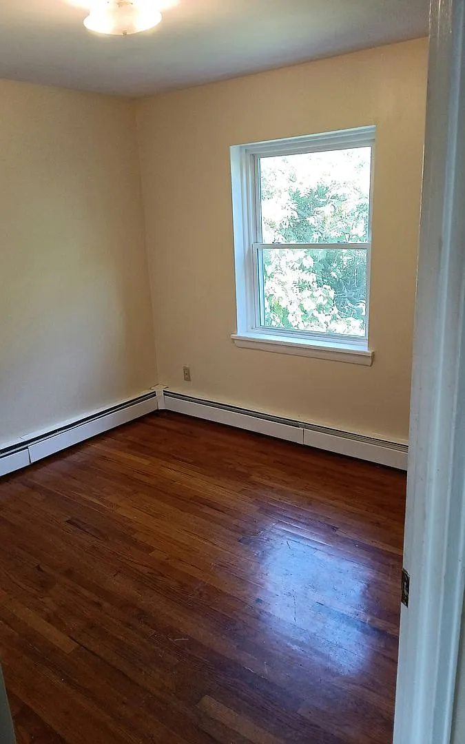 29 Annawan Street — Photo 3