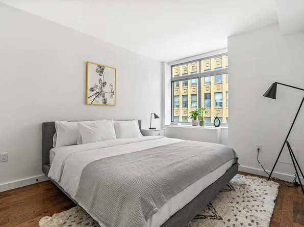 260 West 26th Street image 2 of 27