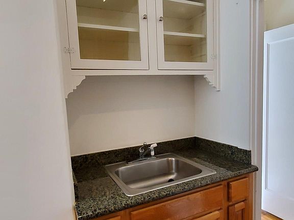 4th image of 945 Hyde St APT 34