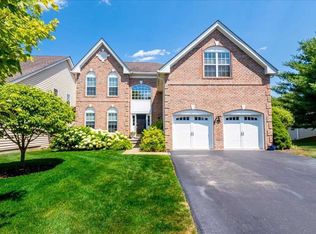 651 Creekside Ln, Fishkill, NY 12524
