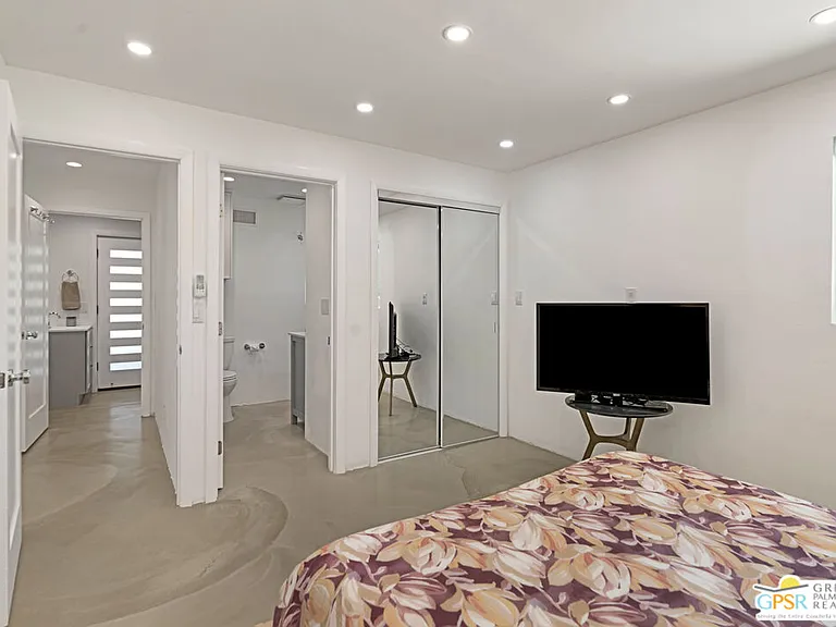 1405 E Tachevah Dr — Photo 20