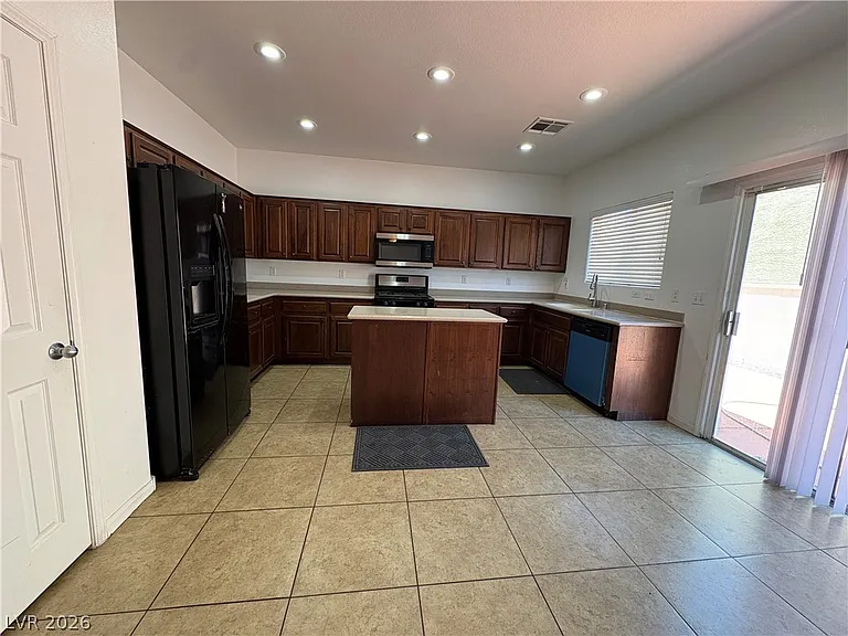 7878 Juniper Forest St — Photo 3