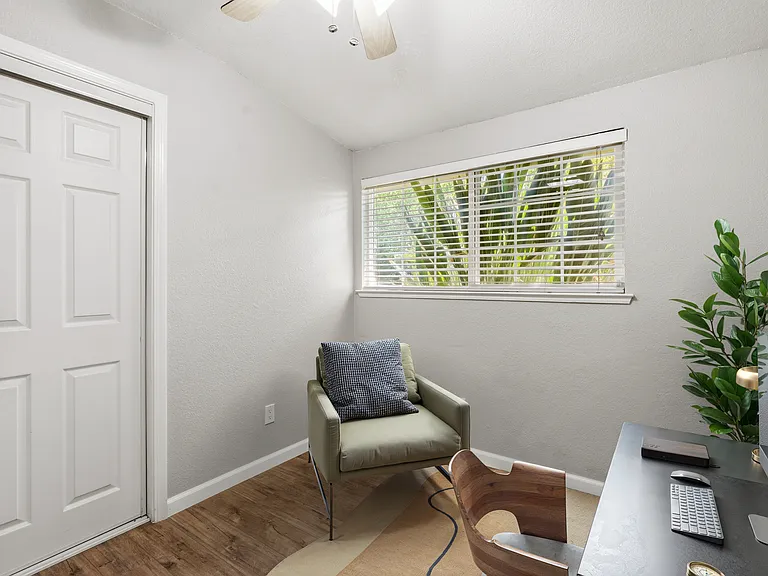 502 Dudley Dr — Photo 6