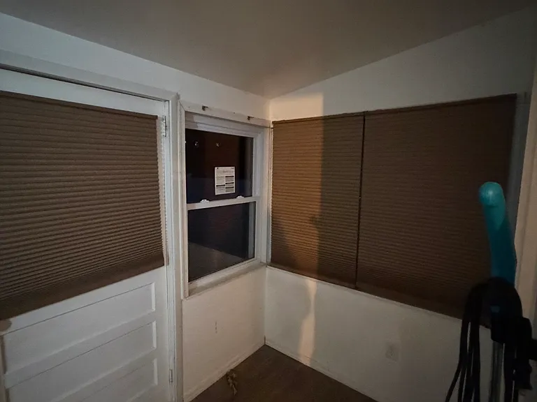 711 Linden Ave — Photo 10