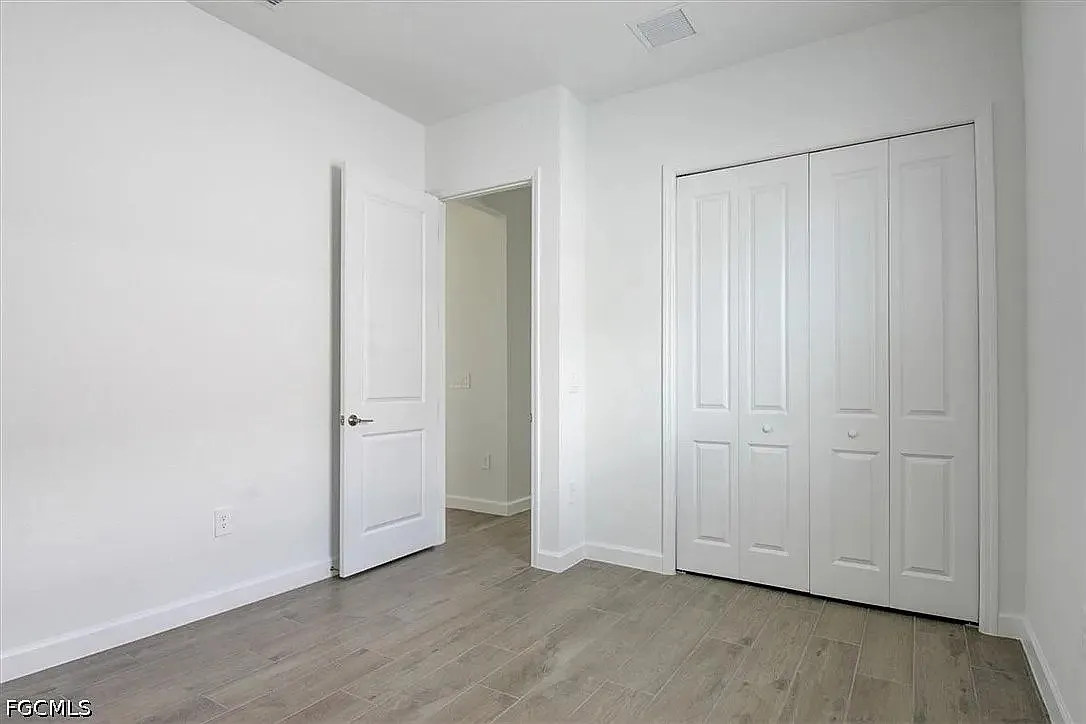 3 bed, 2.5 bath, 2361 sqft, $2,875 — Photo 4