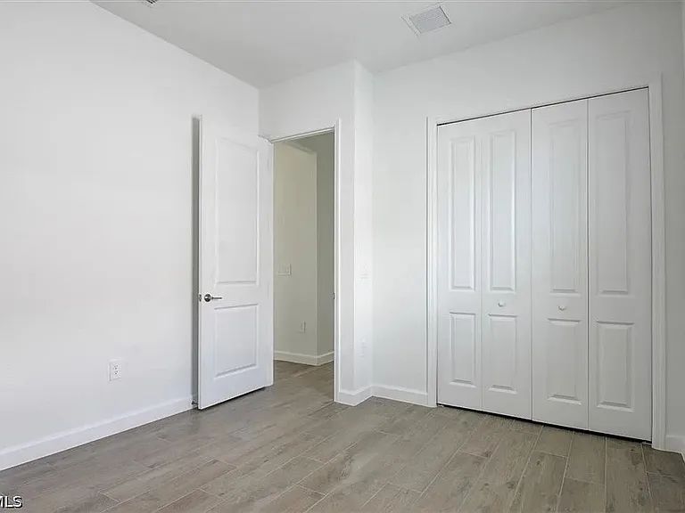 7796 Lakes Edge Ln — Photo 4