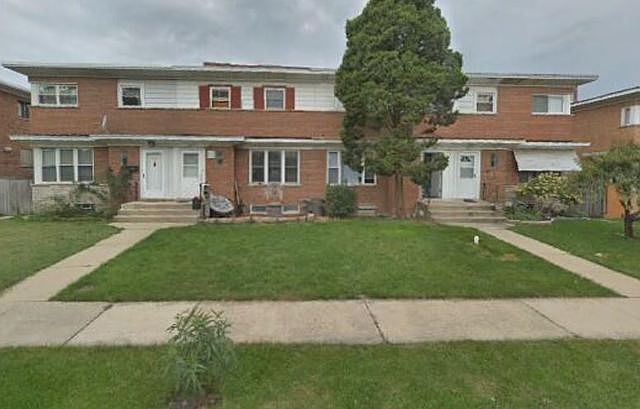 1st image of 452 Oak St