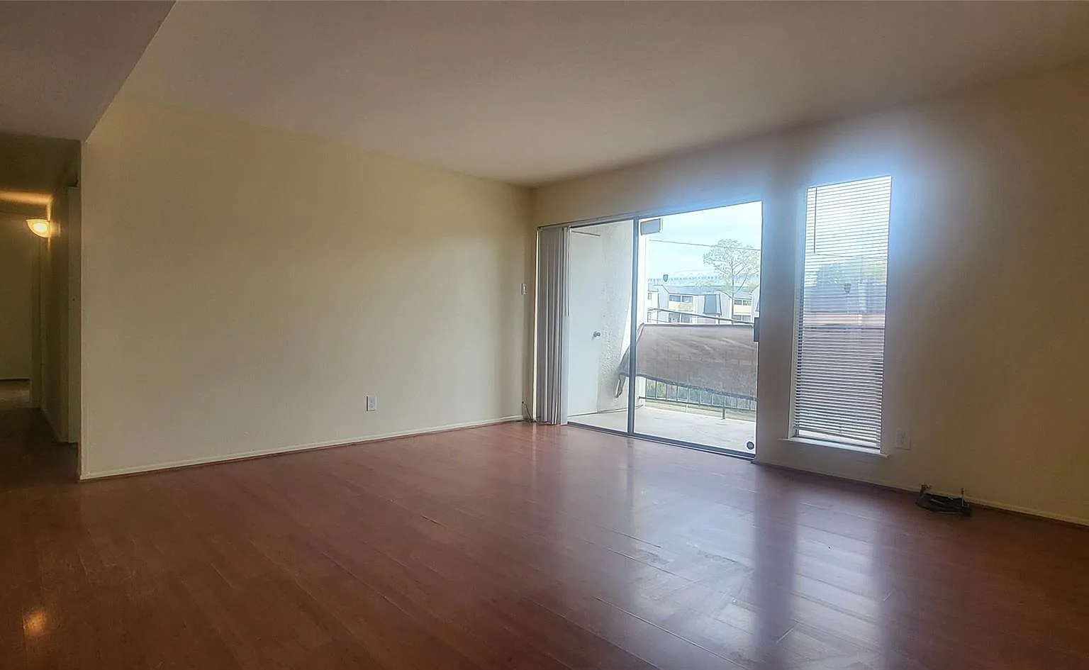 3 bed, 2.0 bath, 1237 sqft, $1,475 — Photo 4