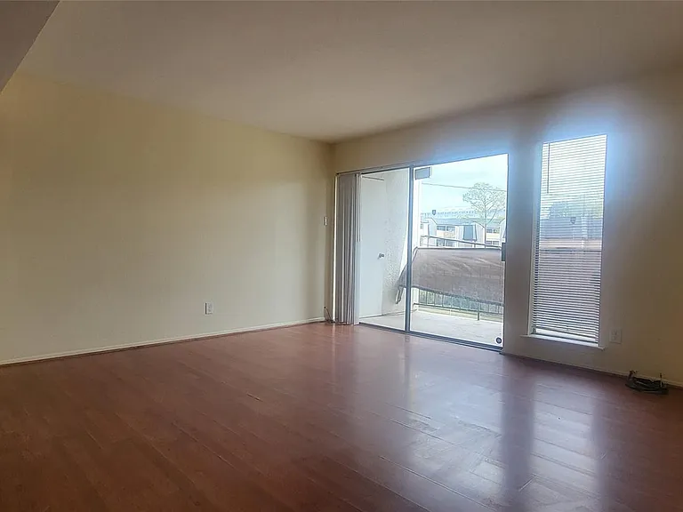 2822 S Bartell Dr #21 — Photo 4