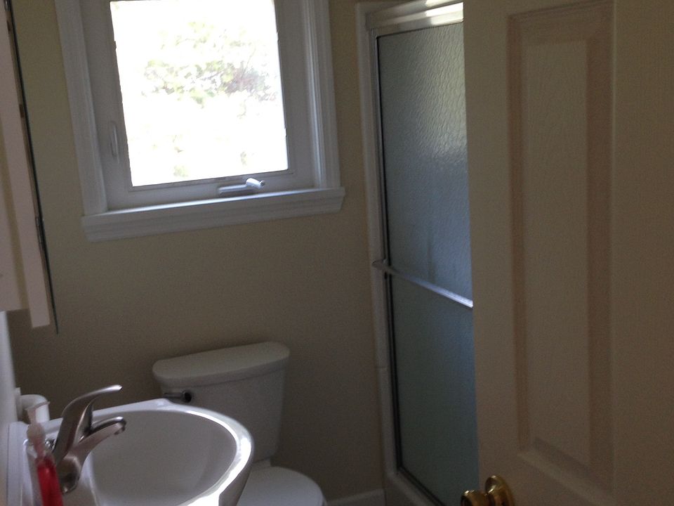 2nd image of 110 Poplar St