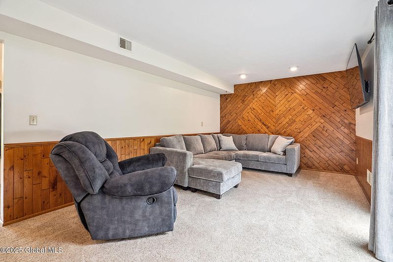 3rd image of 5012 Juniper Lane