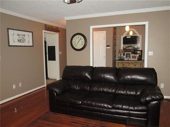 5th image of 1012 Charlesmont Ct