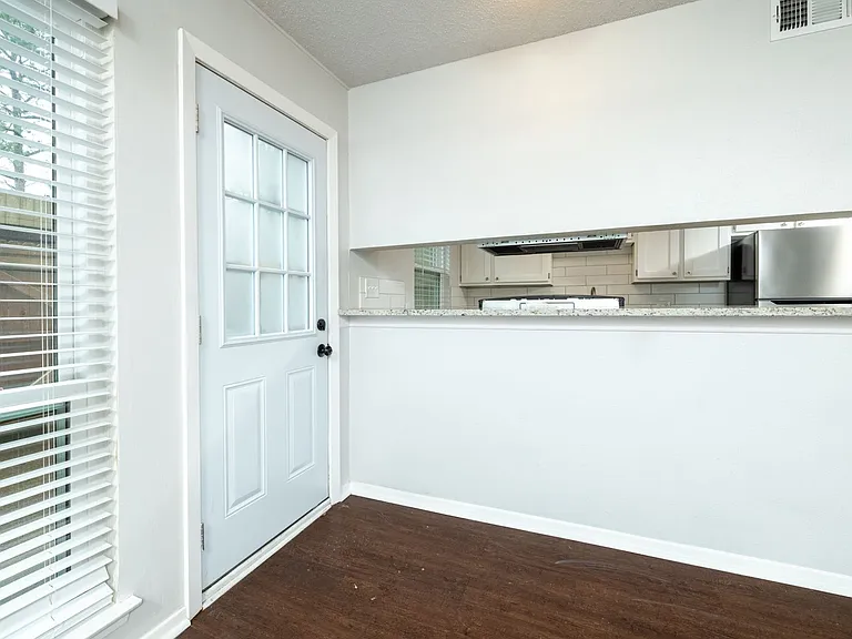 2438 N Graham Dr — Photo 19